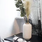Apartment - Cozy In The Heart Of With New York Design & Betten & Sofa - 5 Mins Central Station Hbf - Big Tv & Wifi --