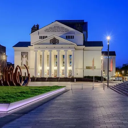 - Cozy In The Heart Of With New York Design & Betten & Sofa - 5 Mins Central Station Hbf - Big Tv & Wifi -- Apartment