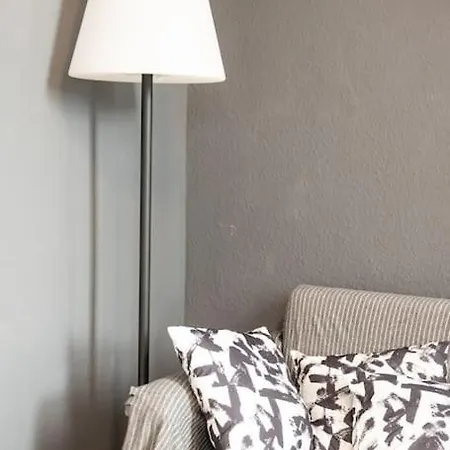 - Cozy In The Heart Of With New York Design & Betten & Sofa - 5 Mins Central Station Hbf - Big Tv & Wifi -- Apartment