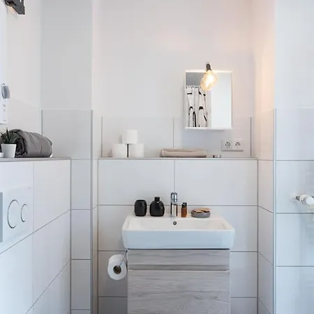 - Cozy In The Heart Of With New York Design & Betten & Sofa - 5 Mins Central Station Hbf - Big Tv & Wifi -- Apartment