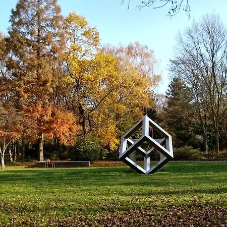 - Cozy In The Heart Of With New York Design & Betten & Sofa - 5 Mins Central Station Hbf - Big Tv & Wifi -- Apartment