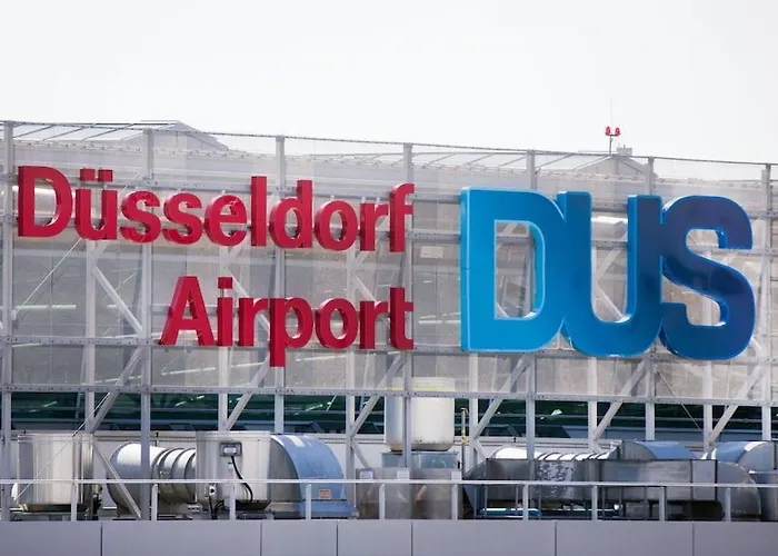 Apartment - Cozy In The Heart Of With New York Design & Betten & Sofa - 5 Mins Central Station Hbf - Big Tv & Wifi -- Duisburg