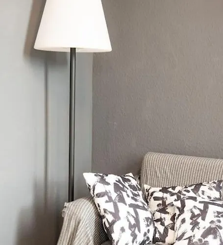 - Cozy In The Heart Of With New York Design & Betten & Sofa - 5 Mins Central Station Hbf - Big Tv & Wifi -- Apartment