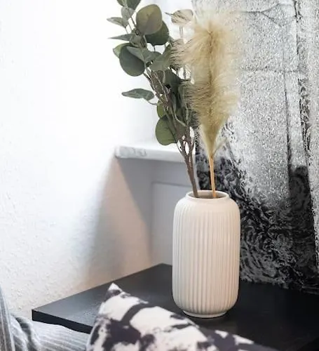 Appartement - Cozy In The Heart Of With New York Design & Betten & Sofa - 5 Mins Central Station Hbf - Big Tv & Wifi --