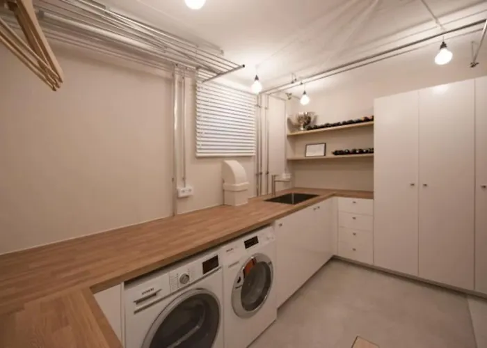 - Cozy In The Heart Of With New York Design & Betten & Sofa - 5 Mins Central Station Hbf - Big Tv & Wifi --