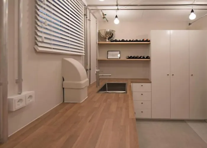 - Cozy In The Heart Of With New York Design & Betten & Sofa - 5 Mins Central Station Hbf - Big Tv & Wifi -- Apartment *