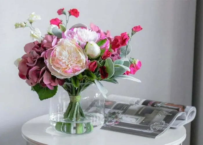 Appartement - Cozy In The Heart Of With New York Design & Betten & Sofa - 5 Mins Central Station Hbf - Big Tv & Wifi -- Duisburg