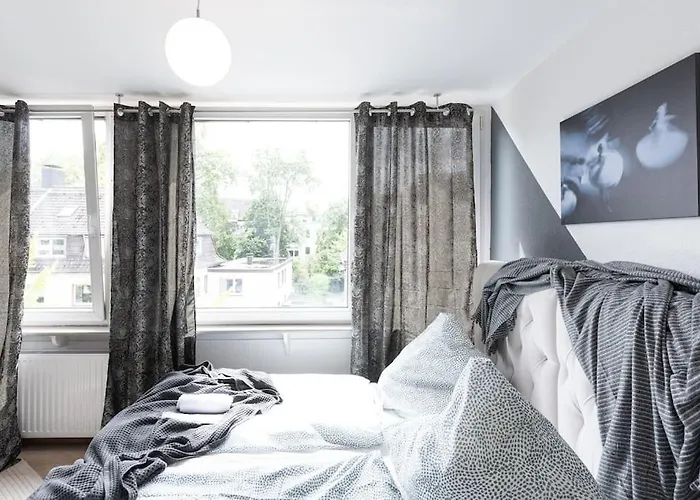 - Cozy In The Heart Of With New York Design & Betten & Sofa - 5 Mins Central Station Hbf - Big Tv & Wifi -- Duisburg